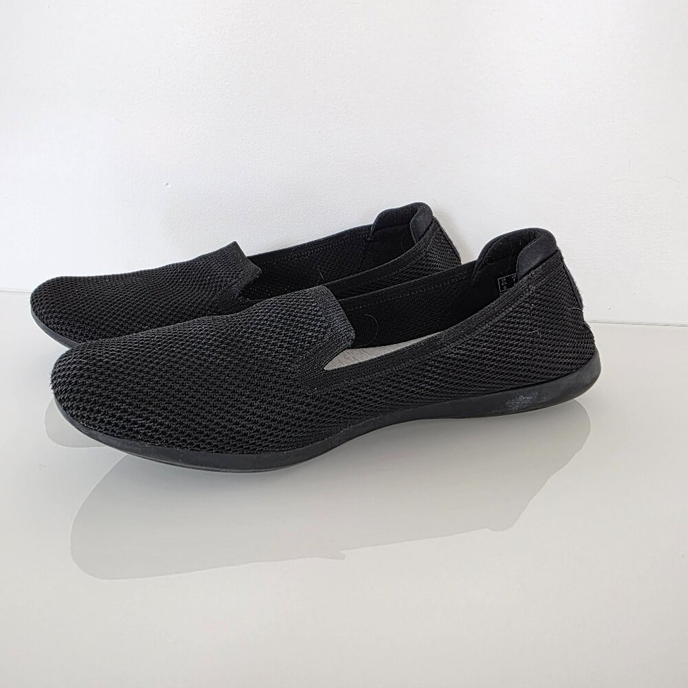 Cloud stepper by Clarks Black Flat Slip on Shoes Women's Size 7